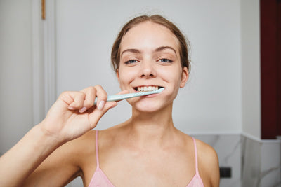 7 Things You Need to Make an Essential Kit for Your Dental Hygiene